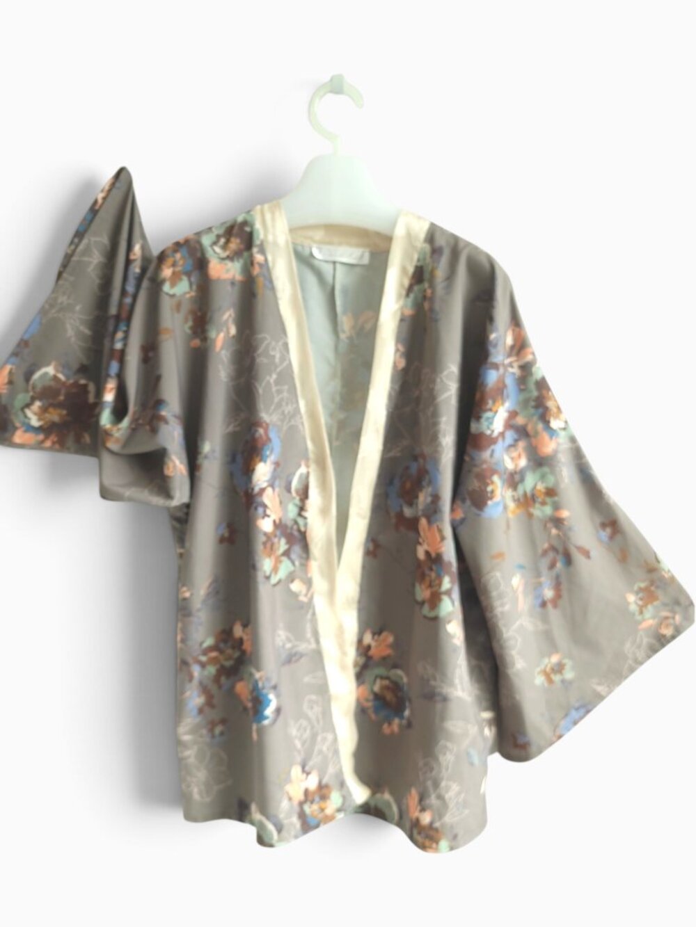 Wanderlux Floral Kimono Robe XL Gray Satin Wide Sleeve Boho Made USA